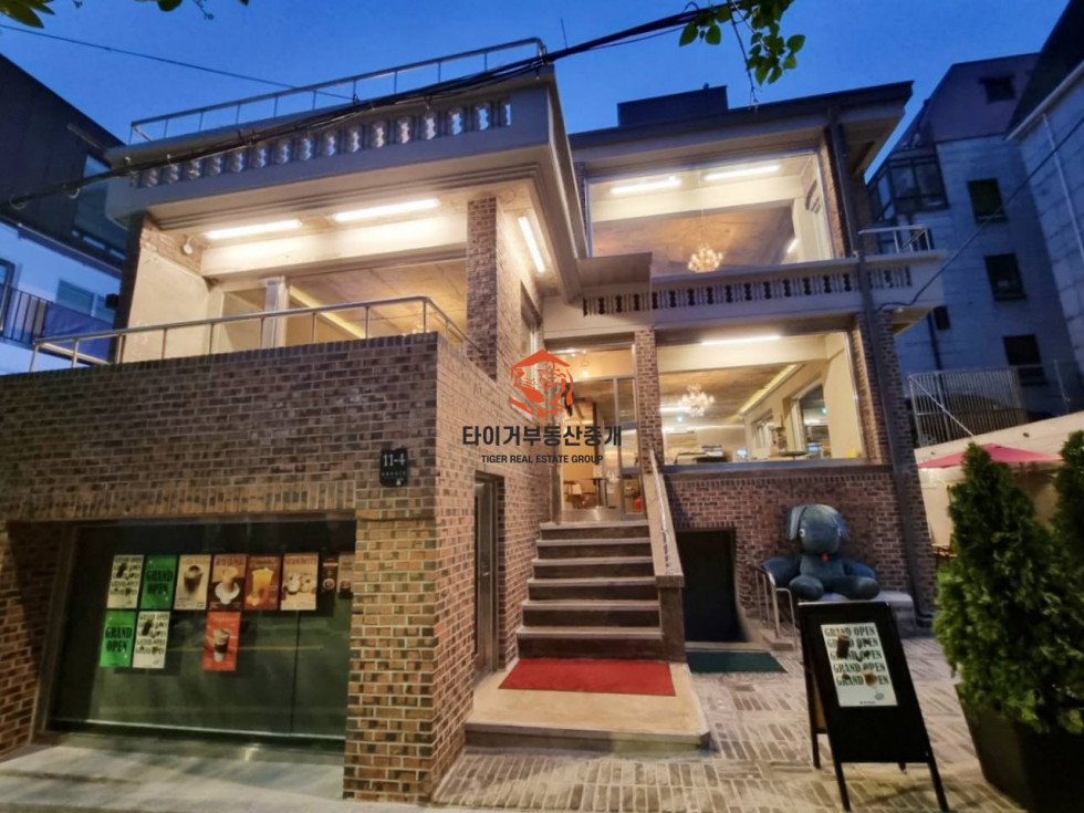 남부터미널역 역세권 사옥 서초동 통임대 유명 카페