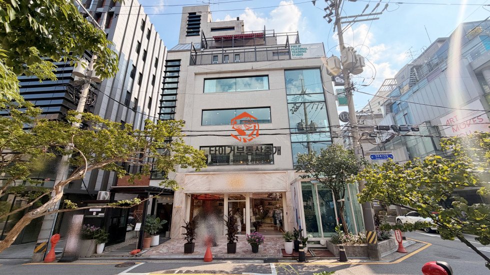 인테리어사무실 압구정로데오역 도산공원 상권 고급 신사동 건물