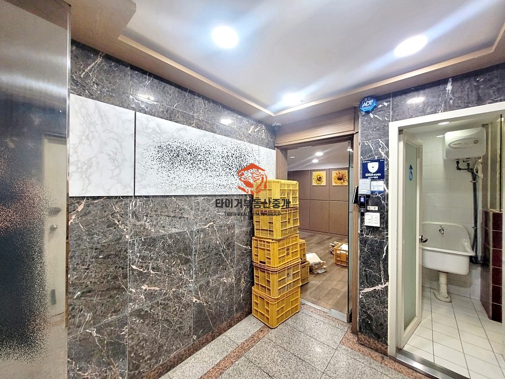 교대역 초역세권 대로변 사무실 임대, 법무법인추천 인테리어 우수 사진 2