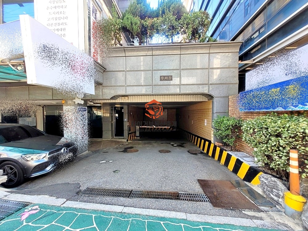 논현역 초역세권 자주식주차2대 인테리어 우수한 대형 사무실 임대 사진 20