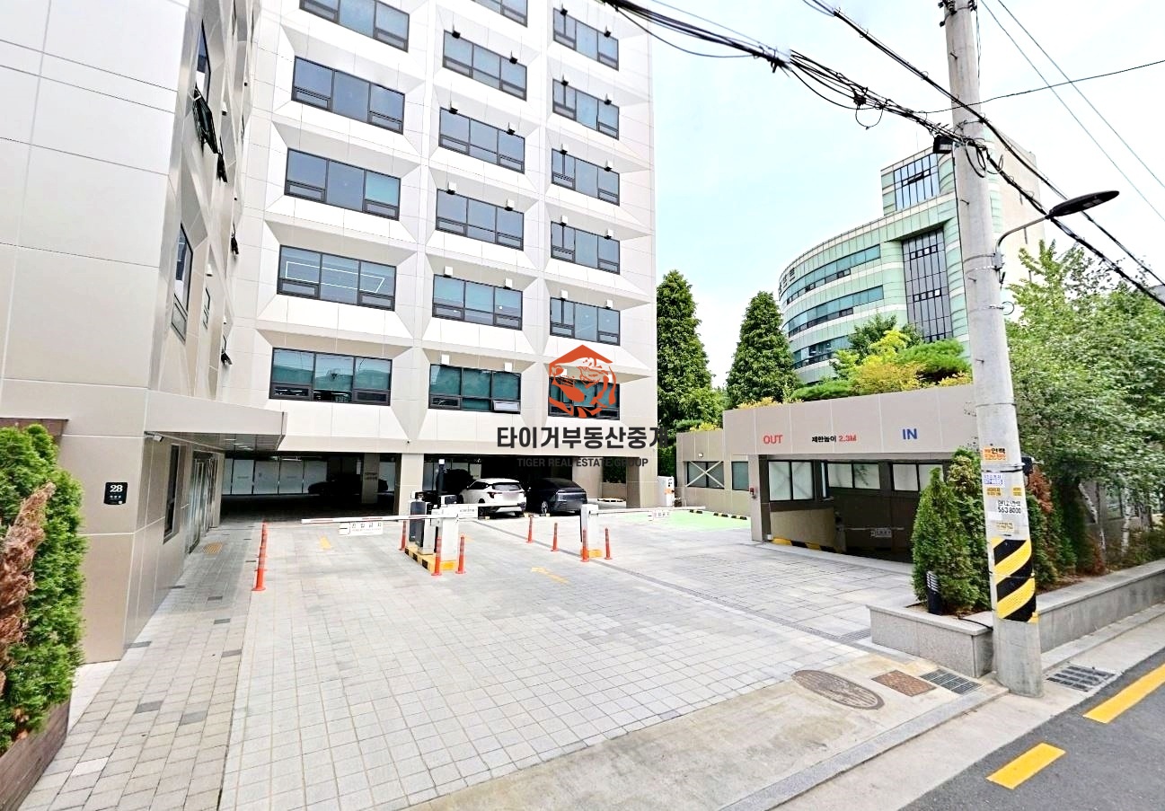 150평 대수선 첫 입주 양재동 대형사무실 임대, 자주식주차, 건물관리상태 우수 사진 2