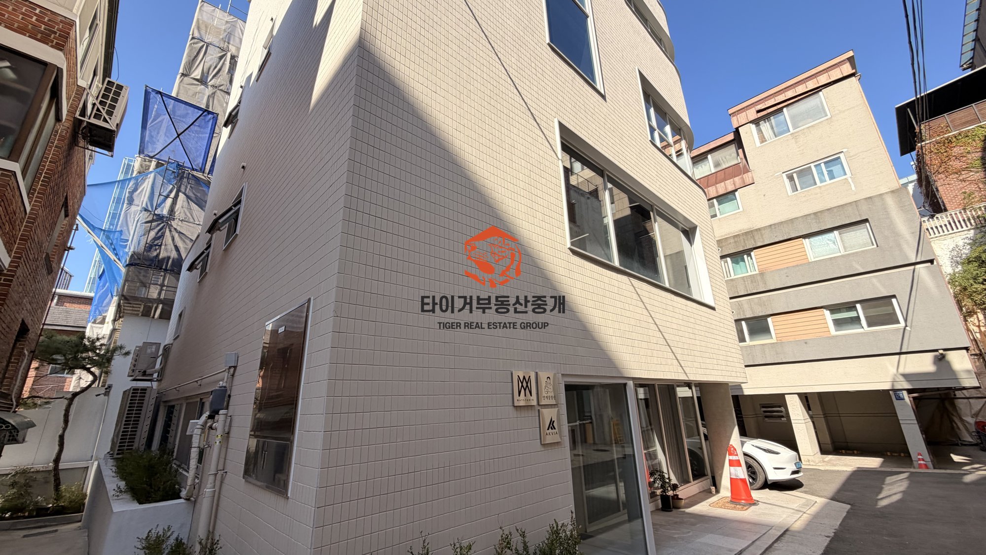 신사역 역세권 1년차 신축 컨디션 최상 홀구조 사진 10