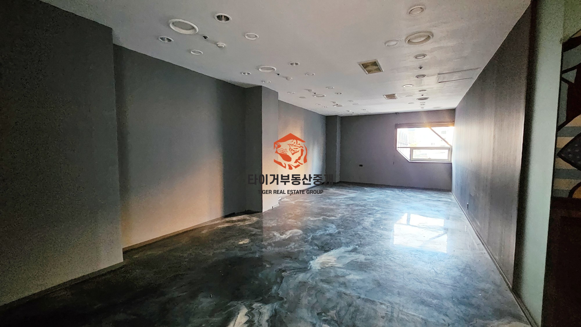 역삼동 층고 높은 사무실, 학원, 상가업종 추천!! 강남세브란스사거리 대로변 건물 사진 6