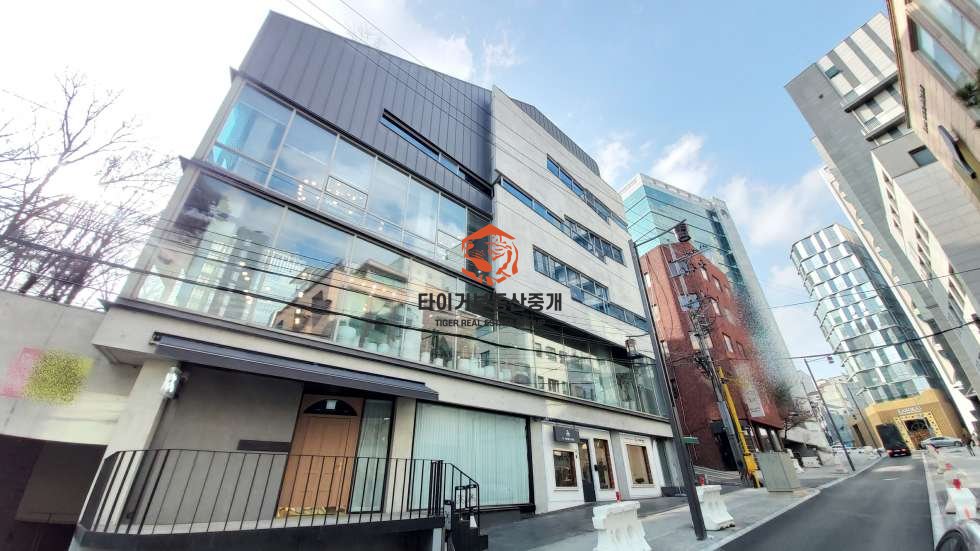 삼성중앙역 삼성동 대형사무실, 인테리어 완비 연층