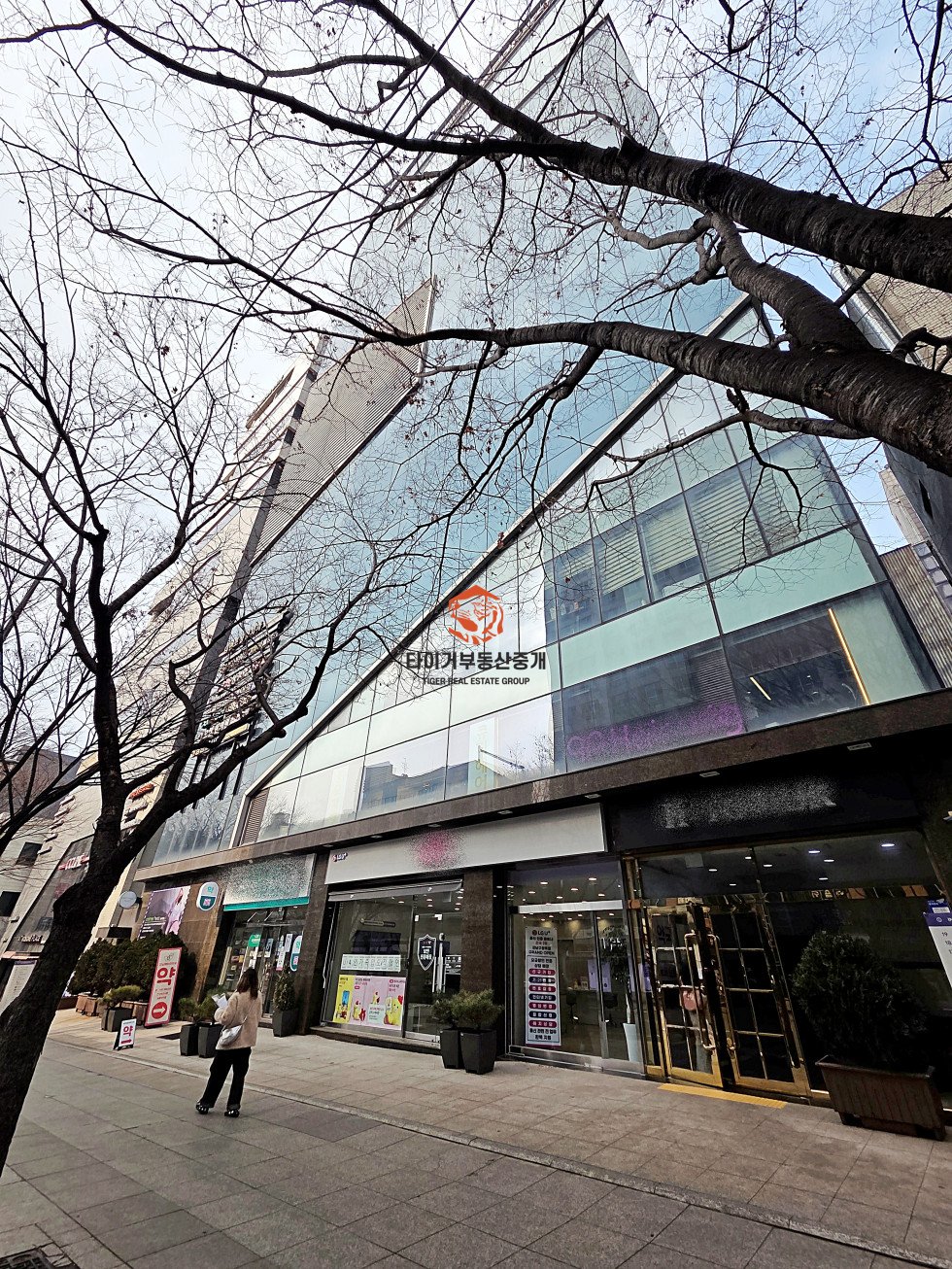 강남구청역 사무실 임대, 대로변, 인테리어