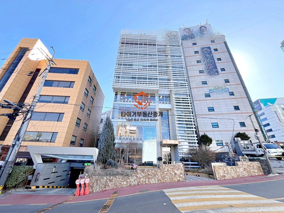 논현동 강남구청역 사무실 임대 신축급 컨디션