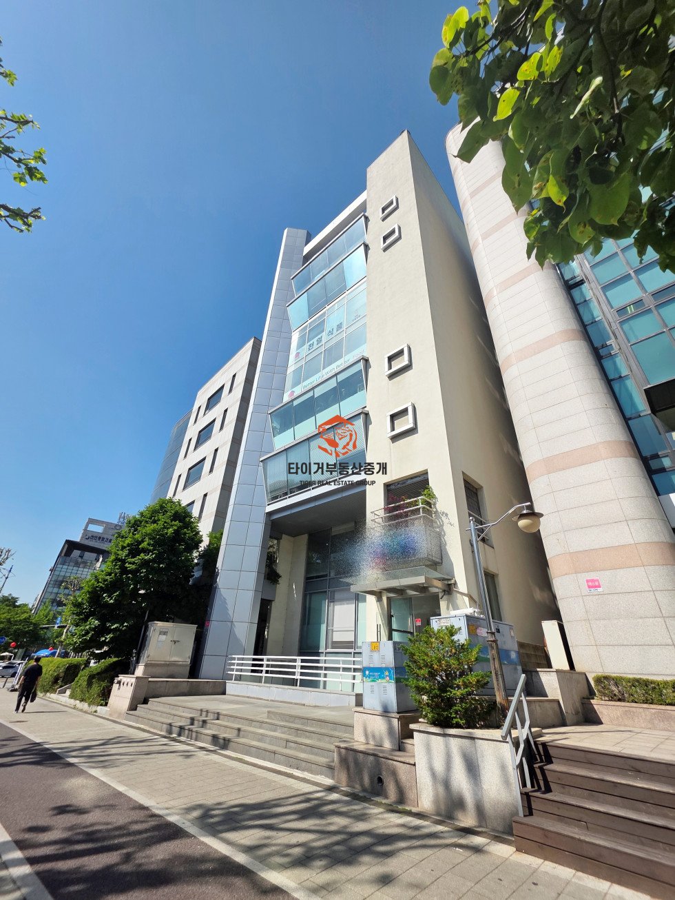 양재역 대로변 룸 4 깔끔 인테리어 완비 사무실