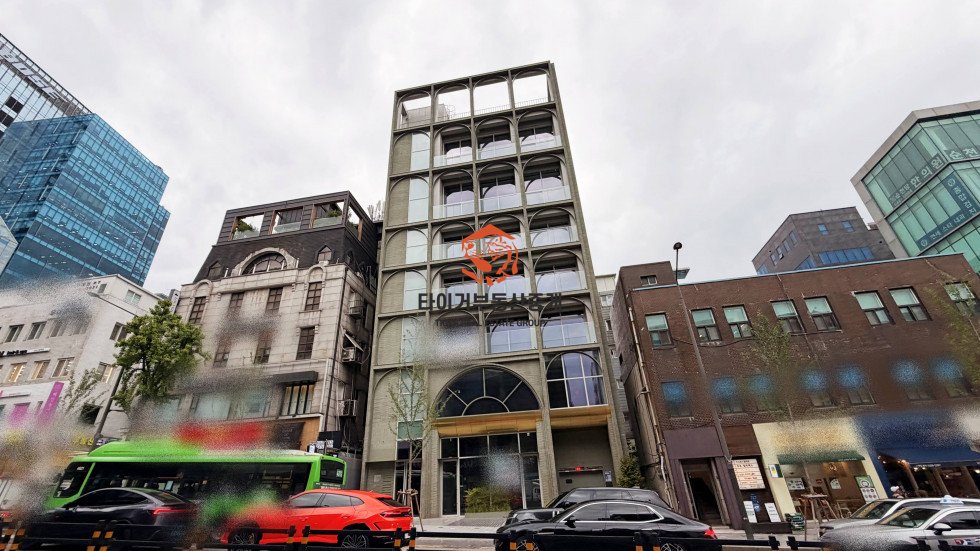 강남구청역 초역세권 대로변 신축 첫입주 사옥 층고 사무실 임대
