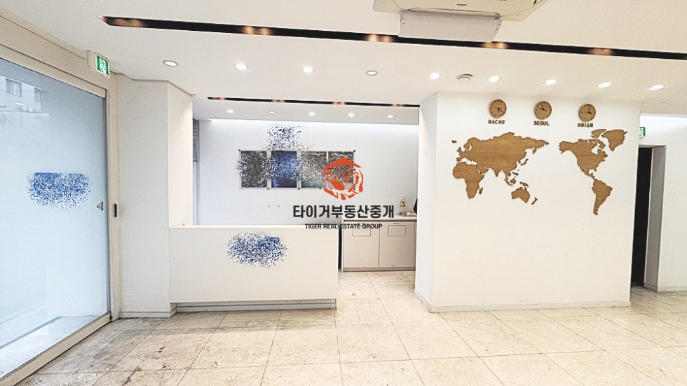 논현동 사무실 임대 강남구청역 인근 대로변 가시성