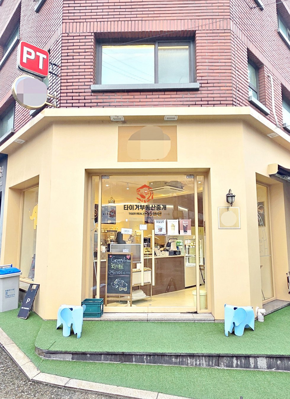 사무실 논현동 커피집, 언주역 초역세권, 3면 노출