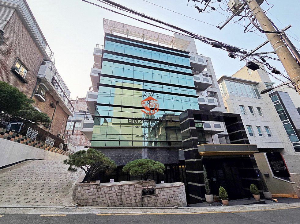 논현동 사무실 임대 신사역 역세권 감각적인 고급