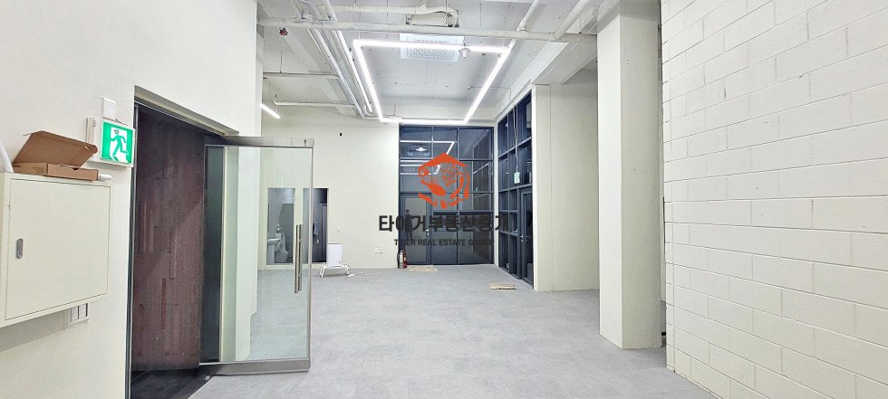 신사역도보 층고높은 스튜디오 사무실 도보상권좋음