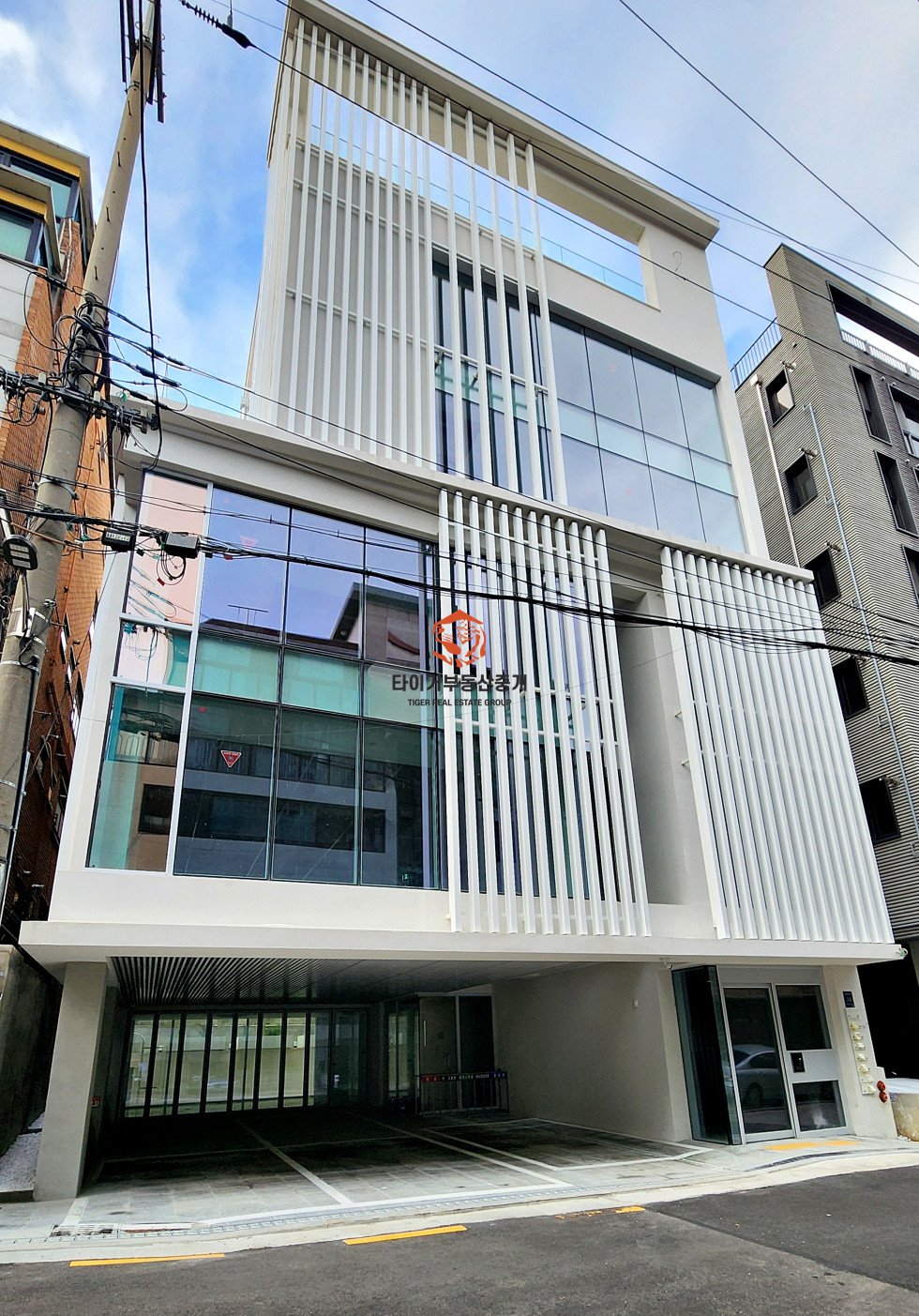 역삼역 역세권 신축 사옥 첫입주 / 주차 사옥 사무실 임대