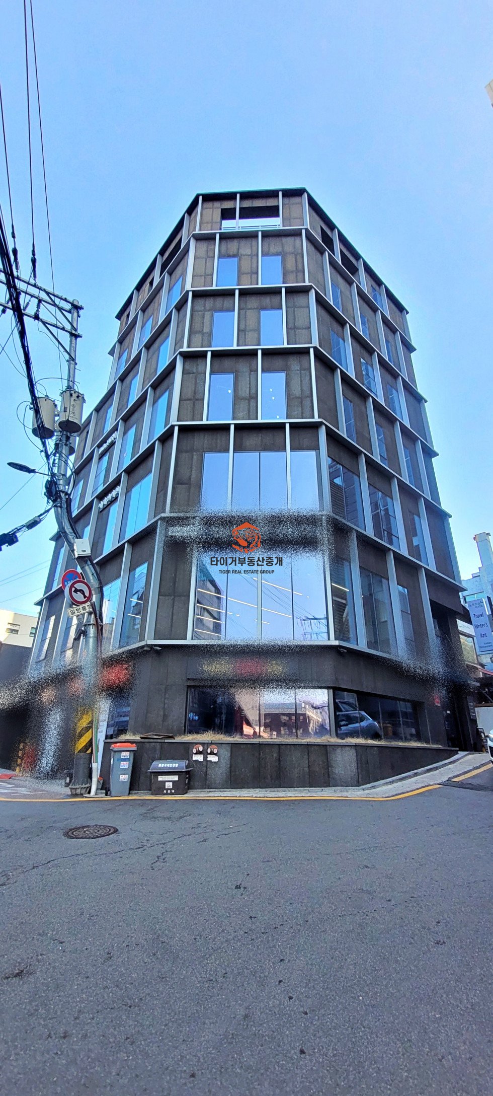 사무실 연층, 코너건물 신사역 초역세권 테라스 단독사용