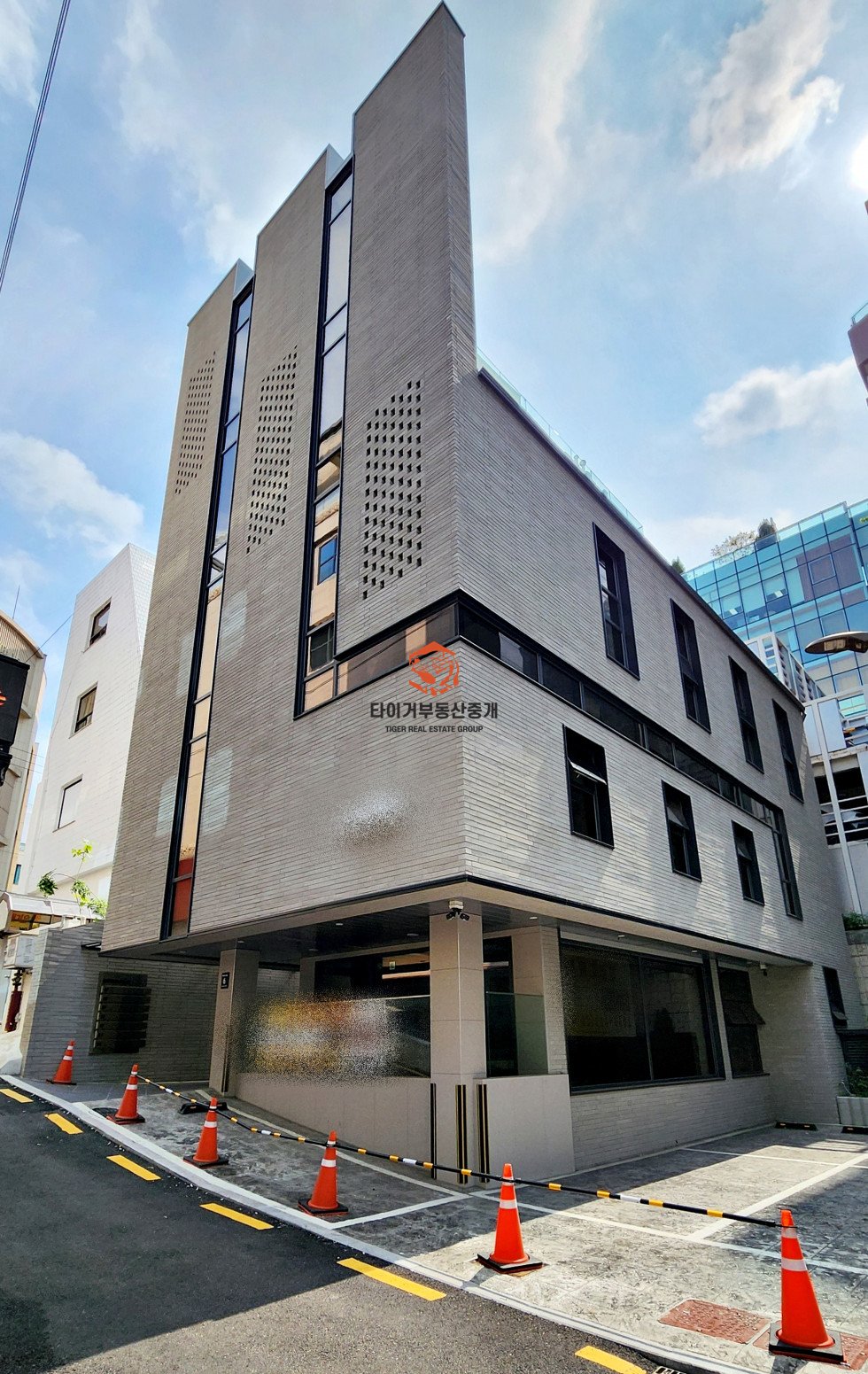 강남구청역 강남 논현동 가성비 신축 사옥 통임대 사무실 임대